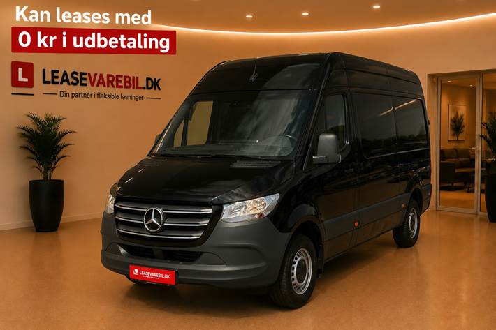 Sort Mercedes Sprinter 319 fra 2020