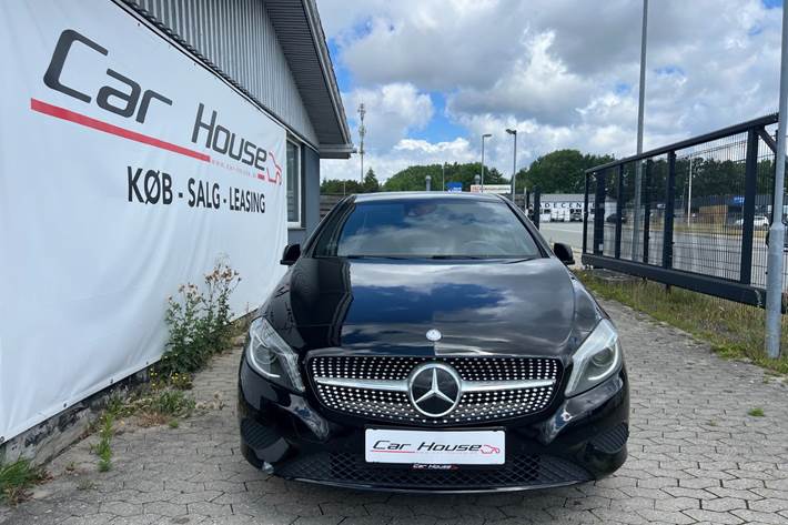 Sort Mercedes A180 fra 2014