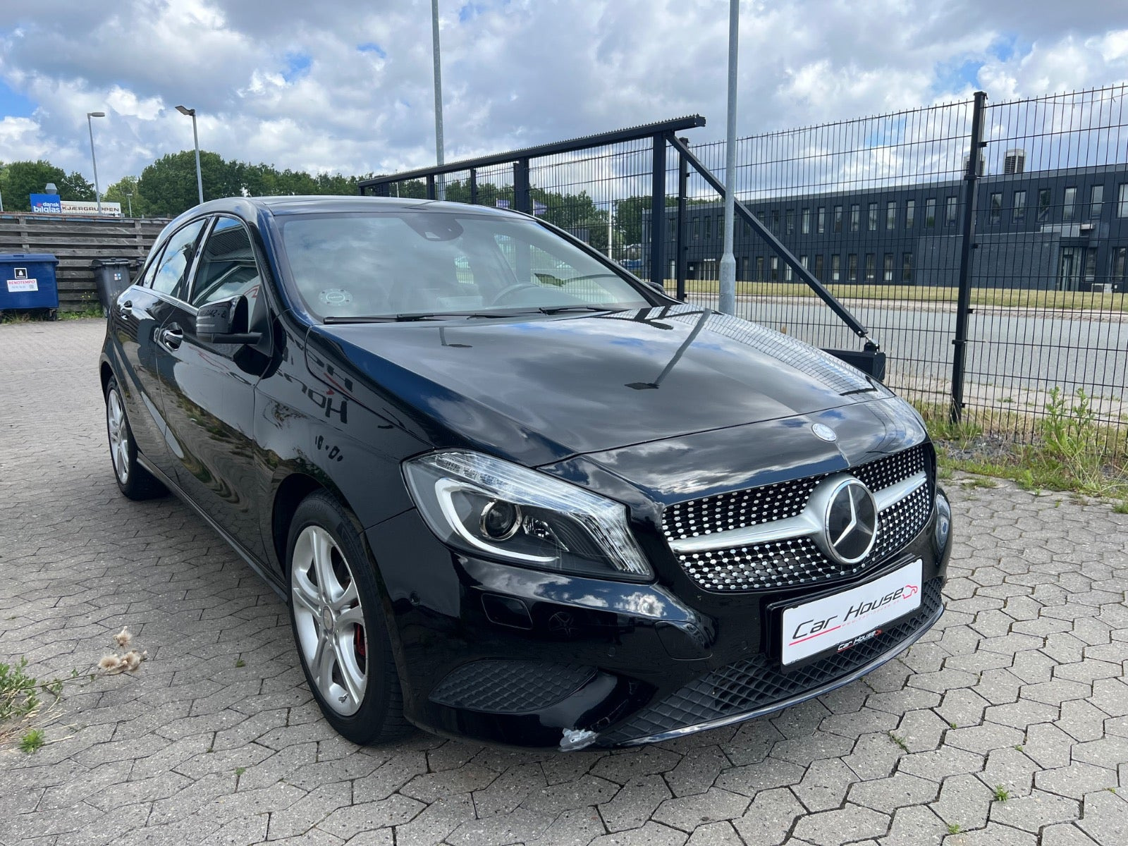 Sort Mercedes A180 fra 2014