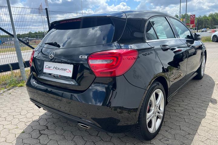 Sort Mercedes A180 fra 2014