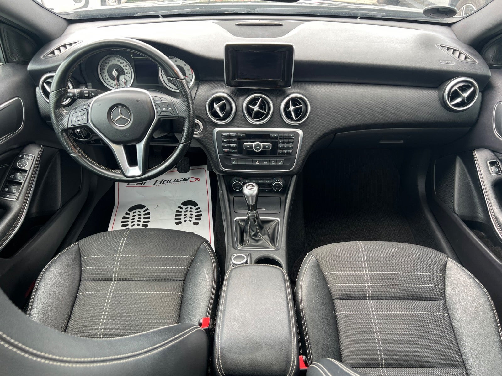 Sort Mercedes A180 fra 2014