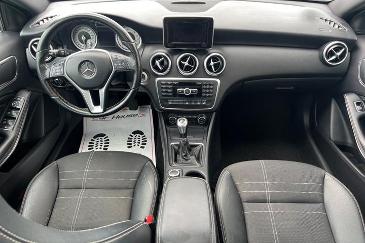 Sort Mercedes A180 fra 2014