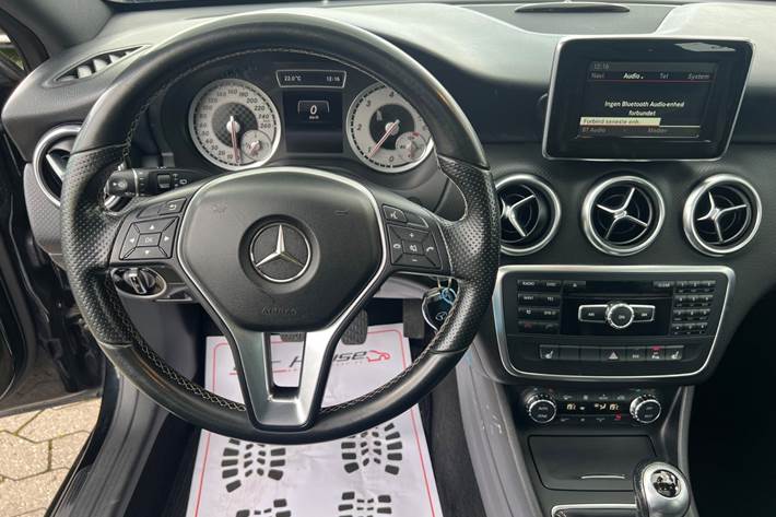 Sort Mercedes A180 fra 2014