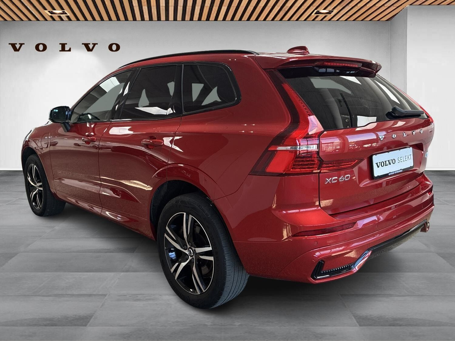 Rød Volvo XC60 fra 2022
