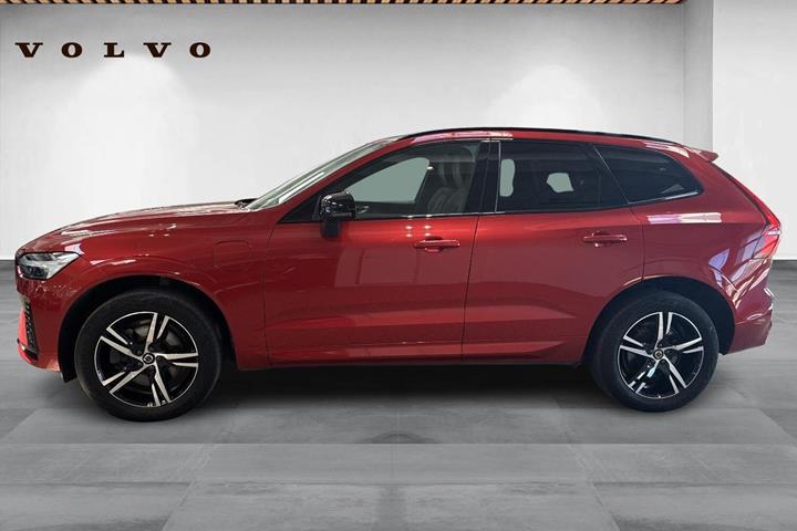 Rød Volvo XC60 fra 2022