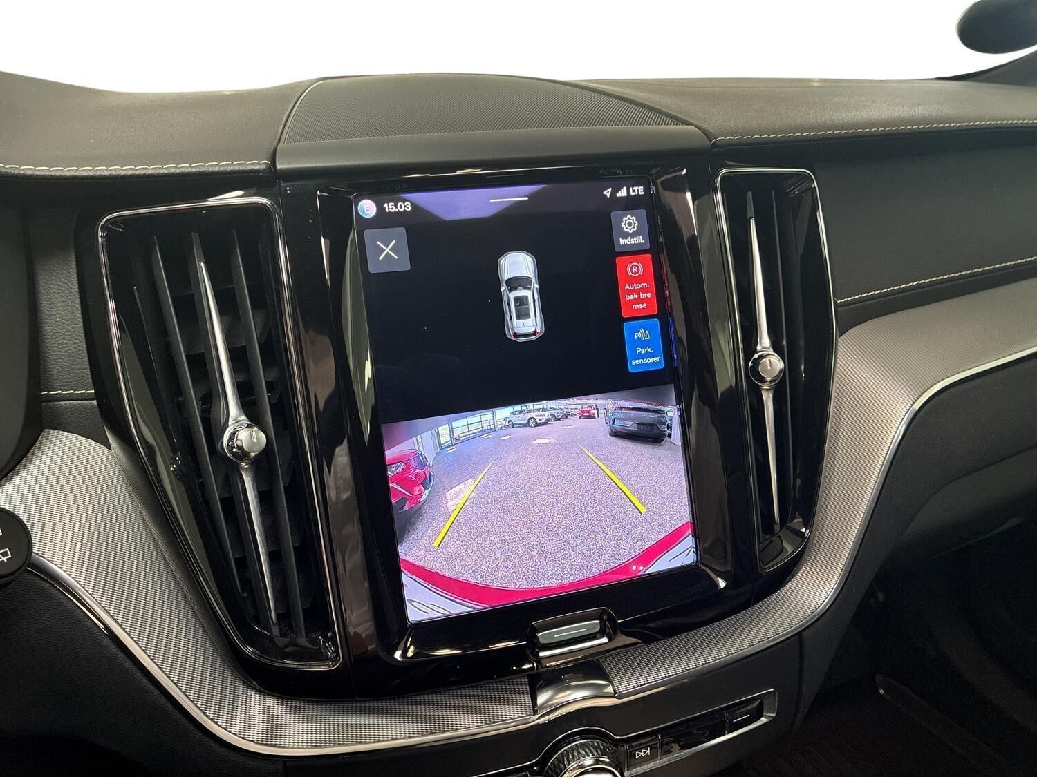 Rød Volvo XC60 fra 2022