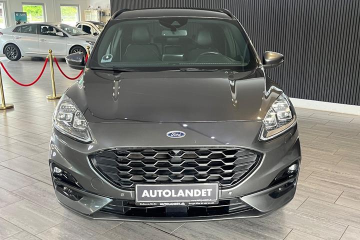 Grå Ford Kuga fra 2020