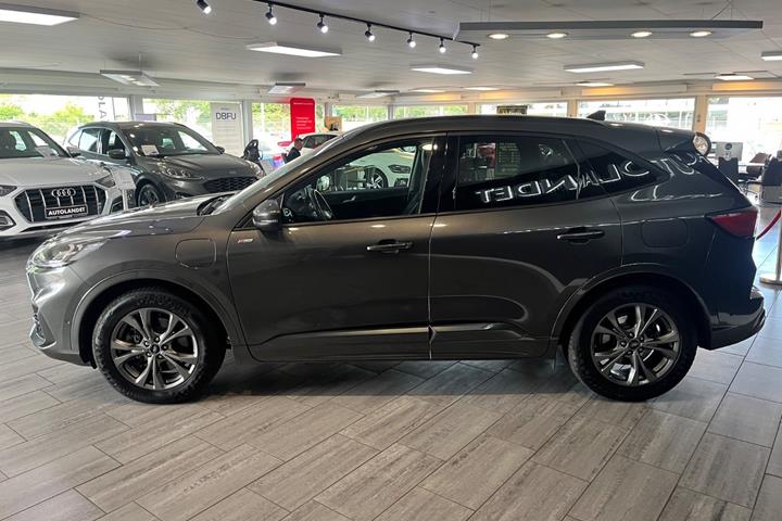 Grå Ford Kuga fra 2020