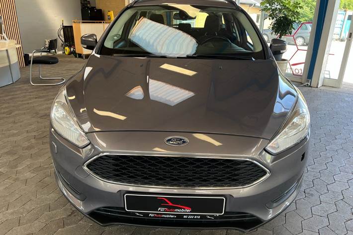Beige Ford Focus fra 2016