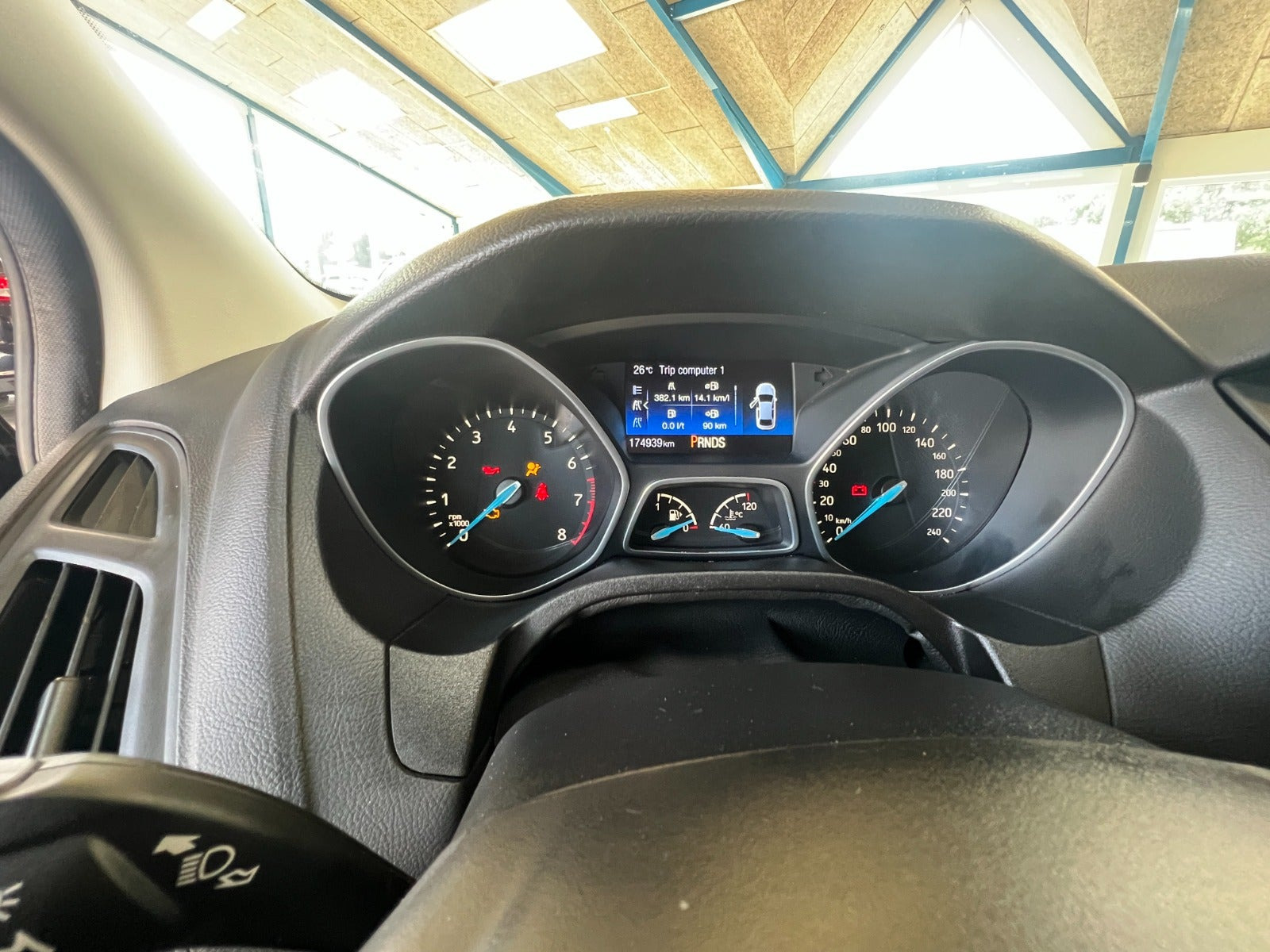 Beige Ford Focus fra 2016