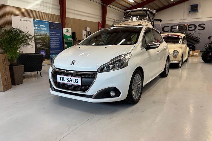 Hvid Peugeot 208 fra 2016