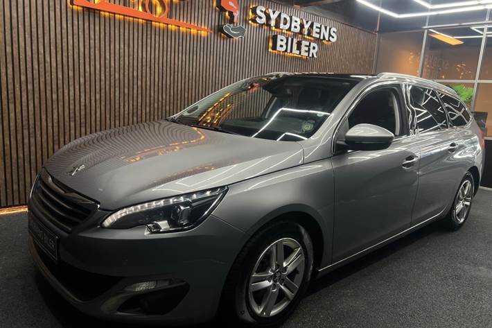 undefined Peugeot 308 fra 2015 set udefra