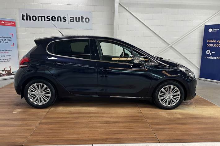 Sort Peugeot 208 fra 2016