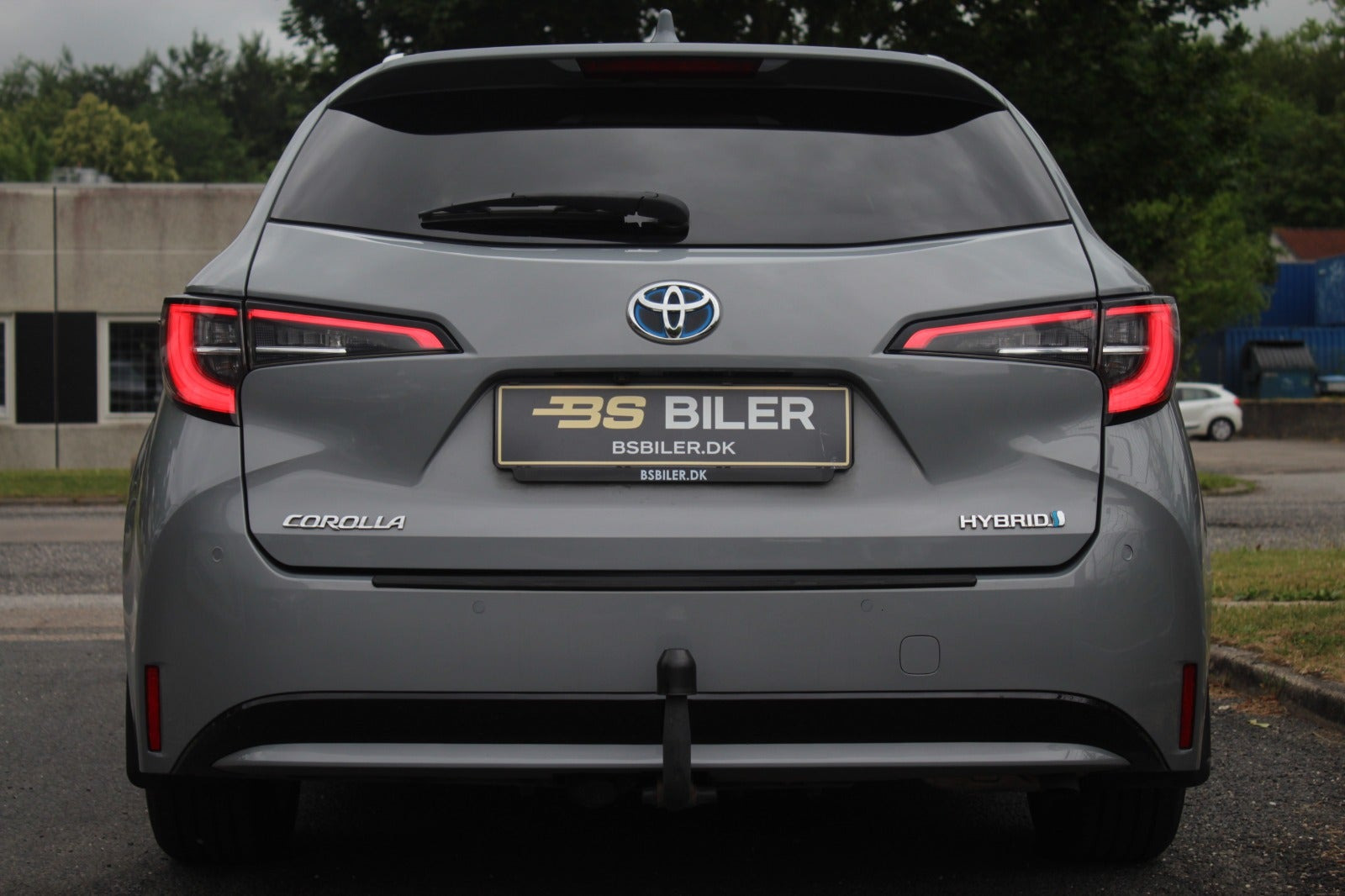 Grå Toyota Corolla fra 2020