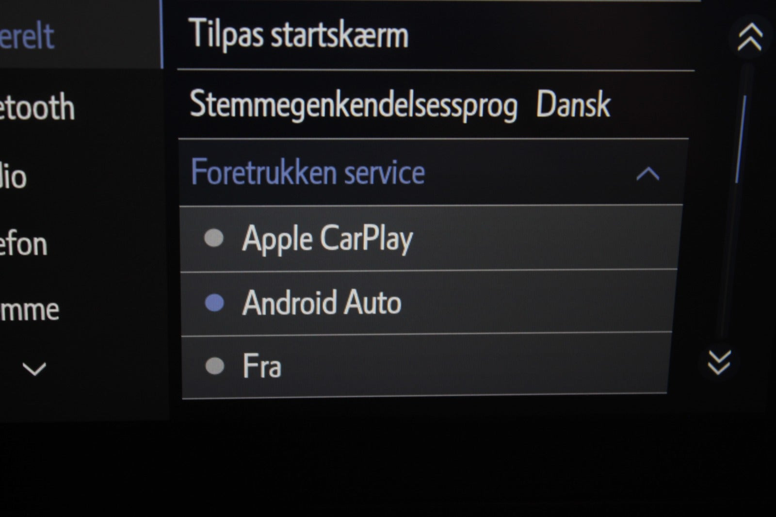 Grå Toyota Corolla fra 2020