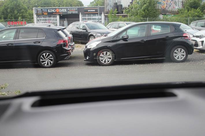 Grå Toyota Corolla fra 2020