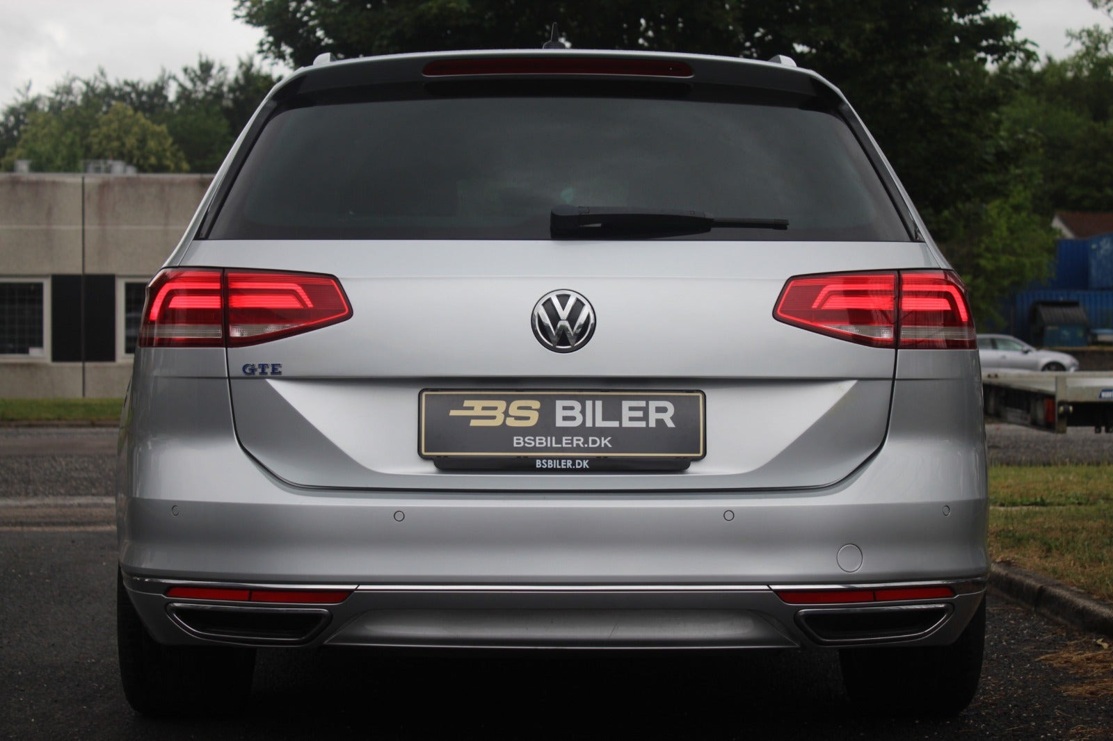 Sølv VW Passat fra 2016