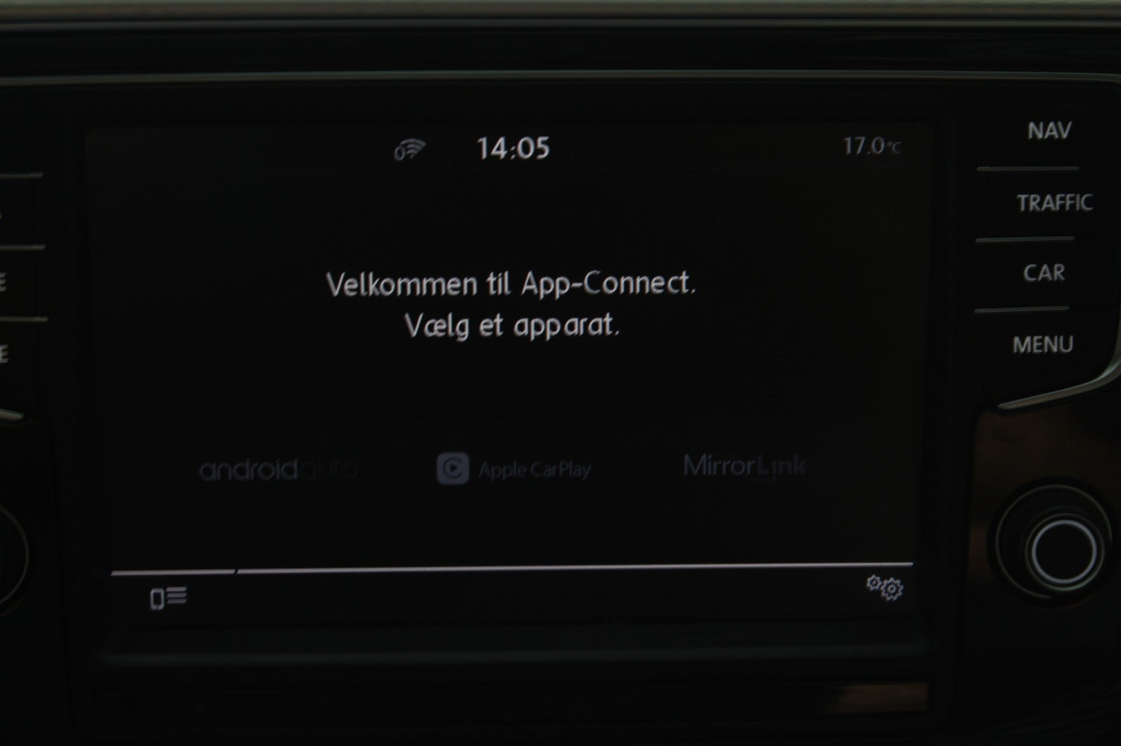 Sølv VW Passat fra 2016