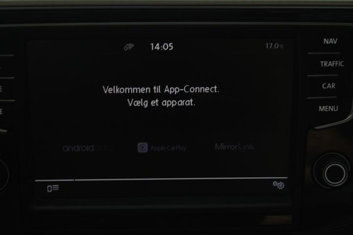 Sølv VW Passat fra 2016
