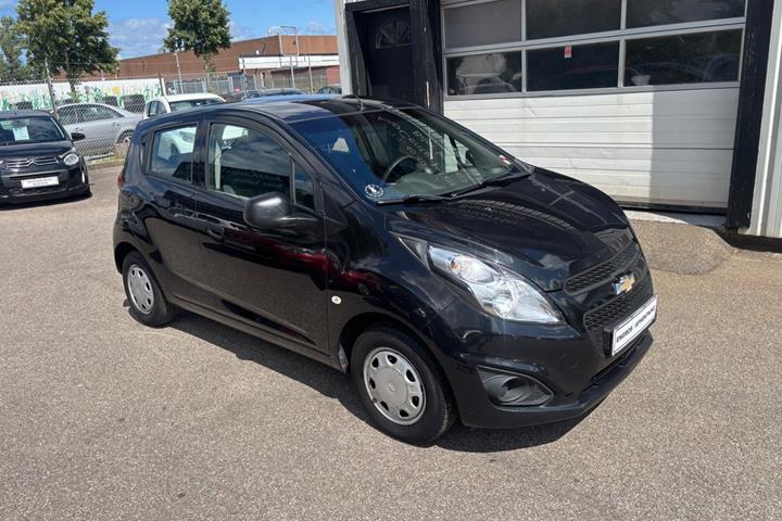 Sort Chevrolet Spark fra 2014 set udefra