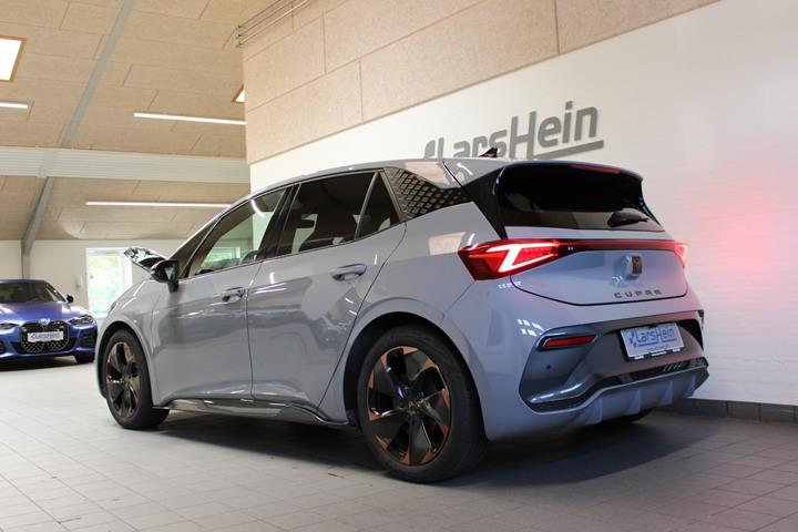 Grå Cupra Born fra 2024
