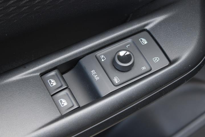 Grå Cupra Born fra 2024