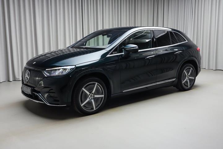 Grøn Mercedes EQE350 SUV fra 2025