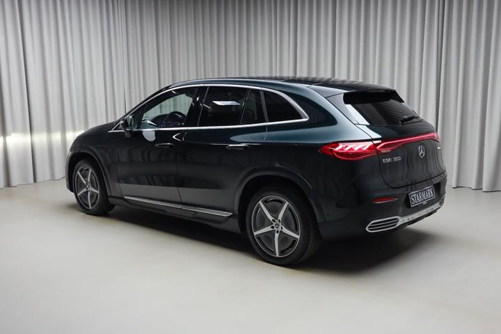 Grøn Mercedes EQE350 SUV fra 2025