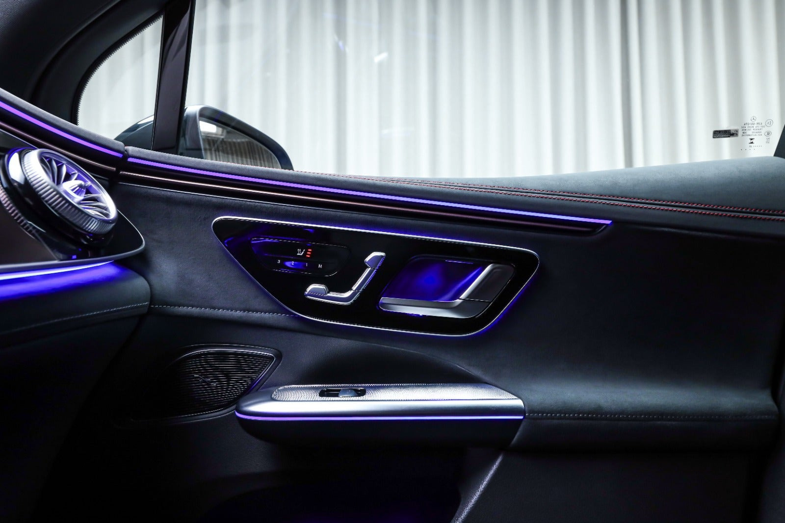 Grøn Mercedes EQE350 SUV fra 2025