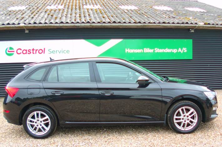 Sort Skoda Scala fra 2020