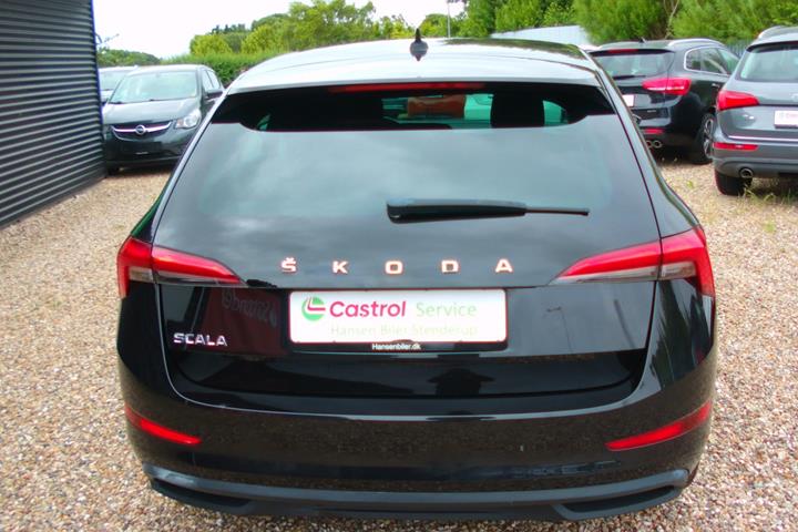 Sort Skoda Scala fra 2020