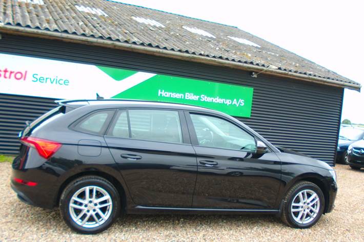 Sort Skoda Scala fra 2020