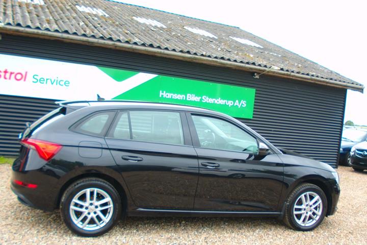 Sort Skoda Scala fra 2020