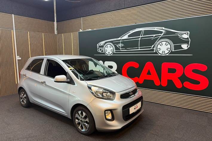 Sølv Kia Picanto fra 2016 set udefra