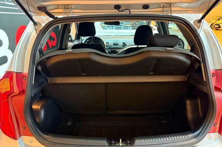 Sølv Kia Picanto fra 2016