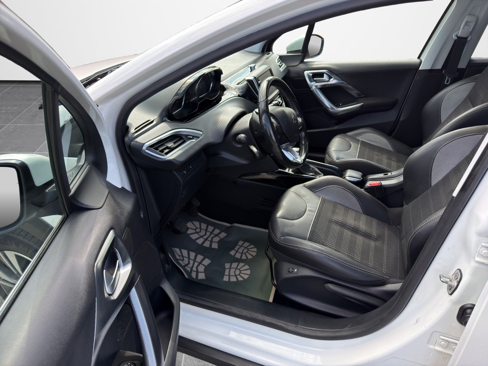 Hvid Peugeot 2008 fra 2018