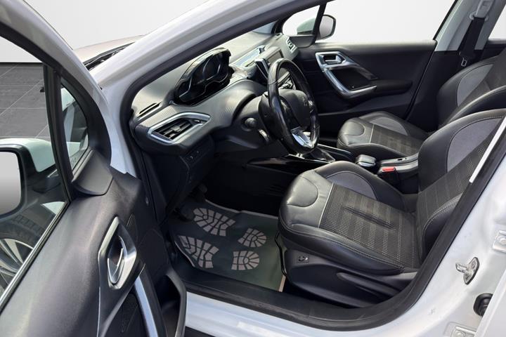 Hvid Peugeot 2008 fra 2018
