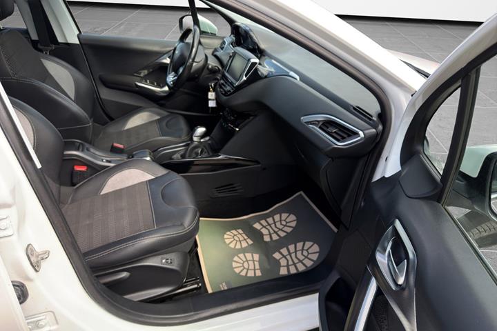 Hvid Peugeot 2008 fra 2018