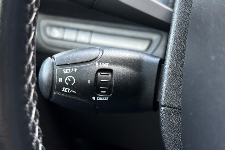 Hvid Peugeot 2008 fra 2018