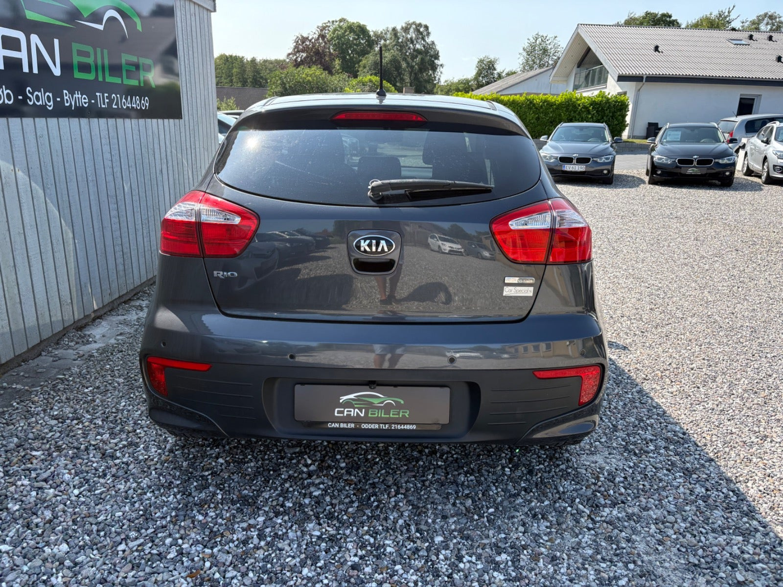 Grå Kia Rio fra 2016