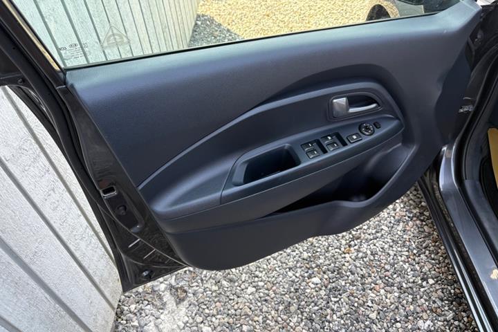 Grå Kia Rio fra 2016
