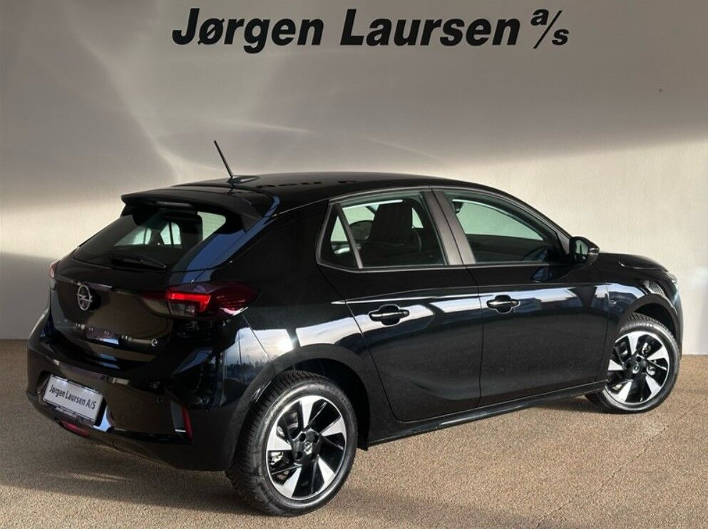 Sort Opel Corsa-e fra 2023