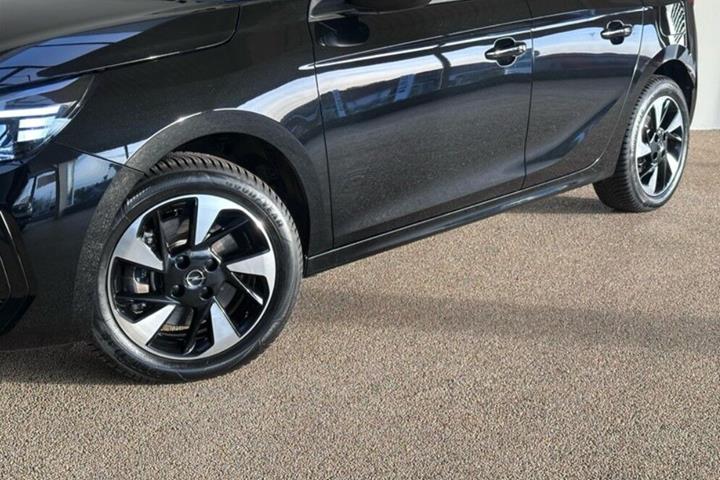 Sort Opel Corsa-e fra 2023