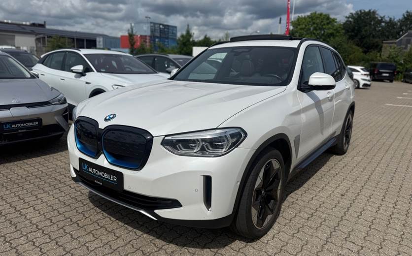 BMW iX3 Charged Plus