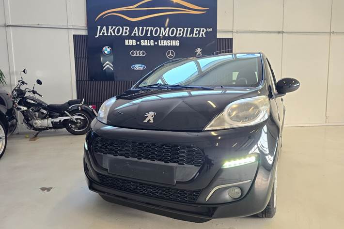 Sort Peugeot 107 fra 2012