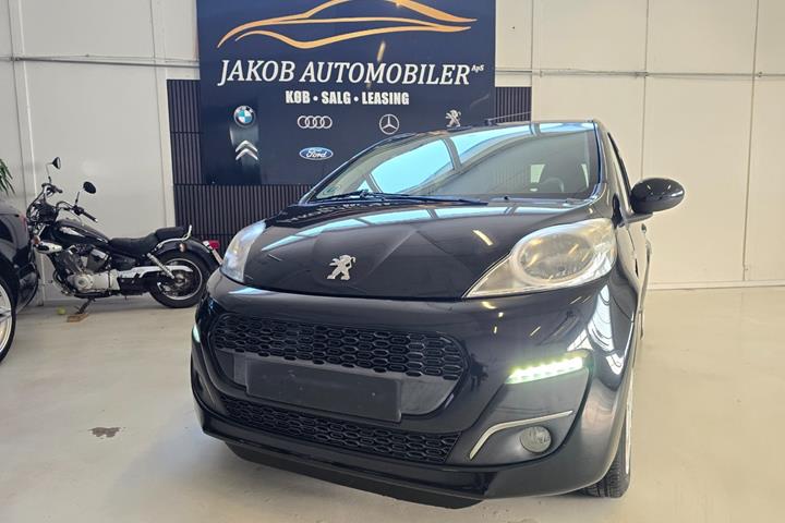 Sort Peugeot 107 fra 2012