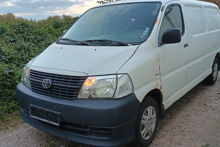 Hvid Toyota HiAce fra 2007