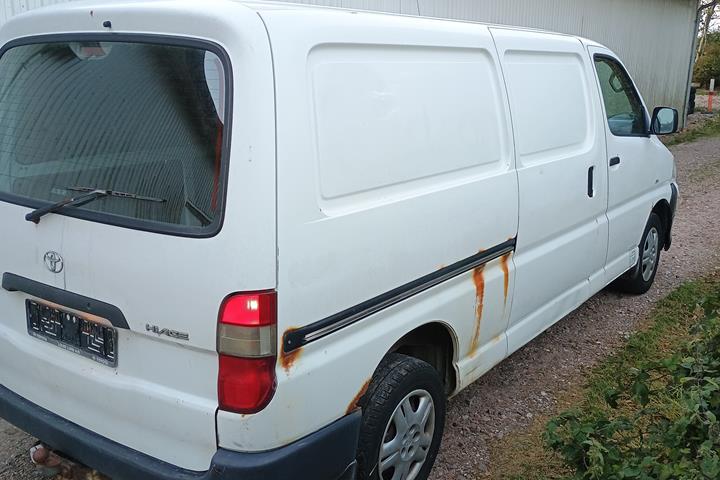 Hvid Toyota HiAce fra 2007