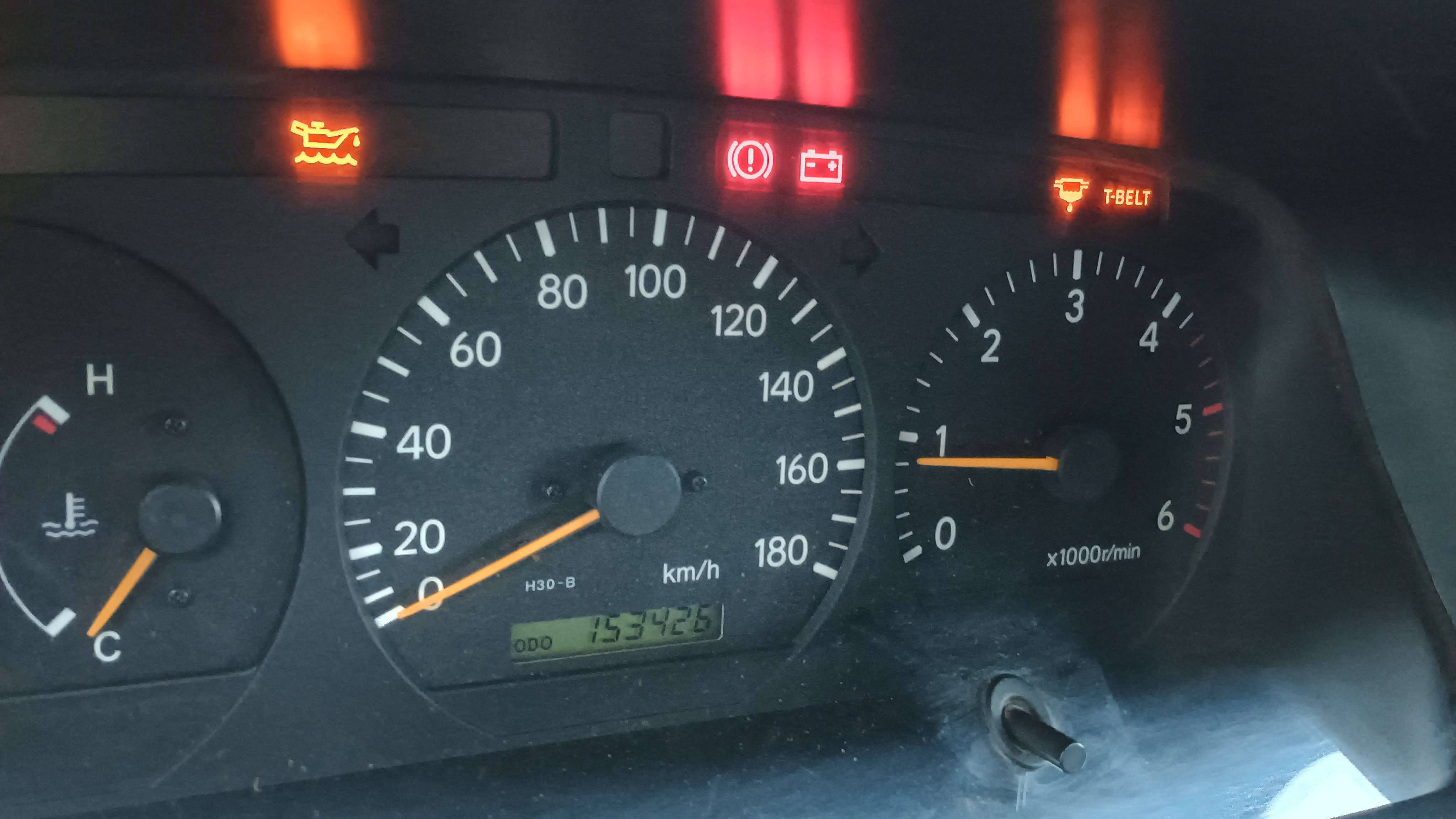 Hvid Toyota HiAce fra 2007