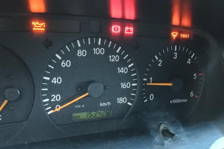 Hvid Toyota HiAce fra 2007